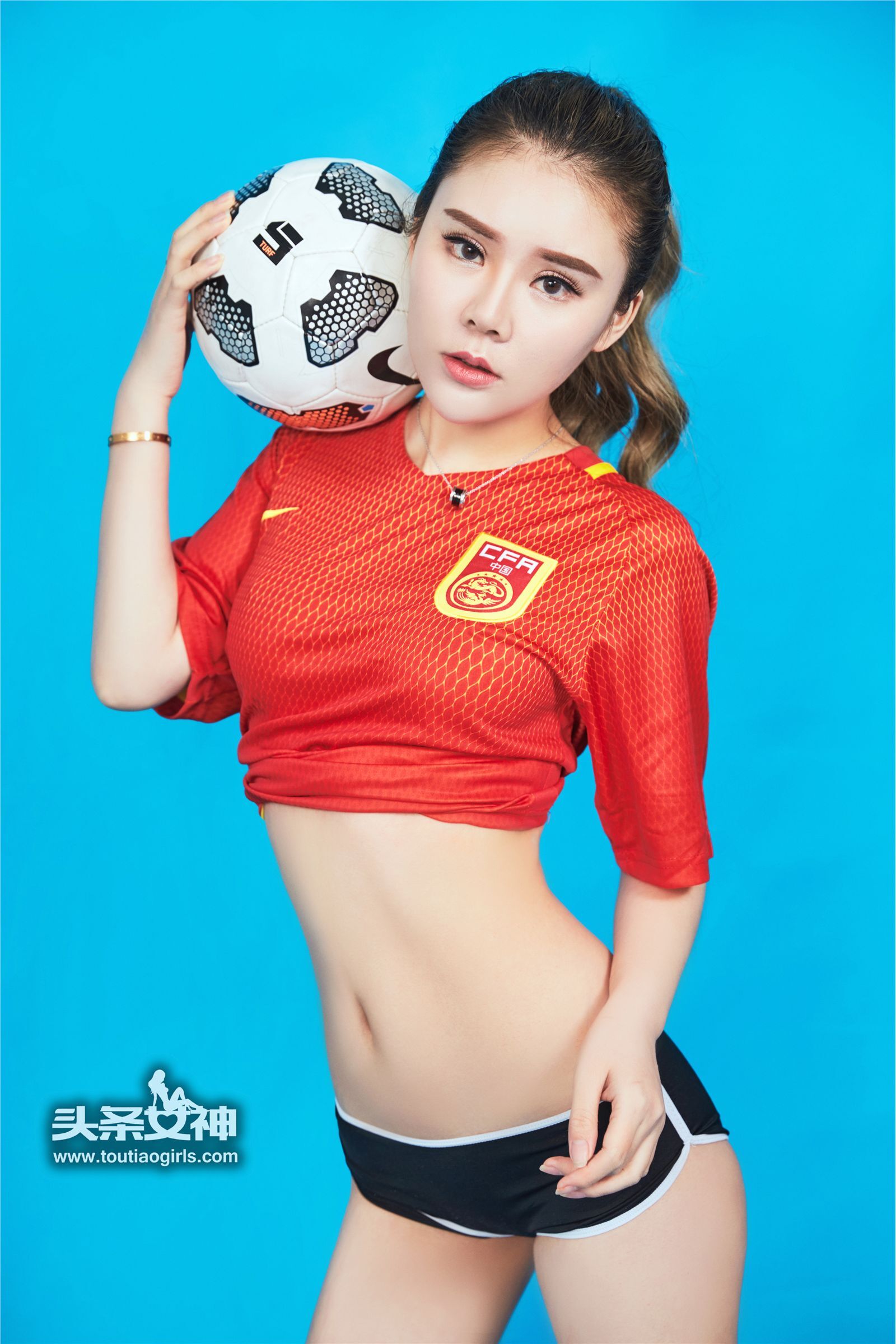 [TouTiao头条女神] 2017.03.28 No.305 丽莎国足
