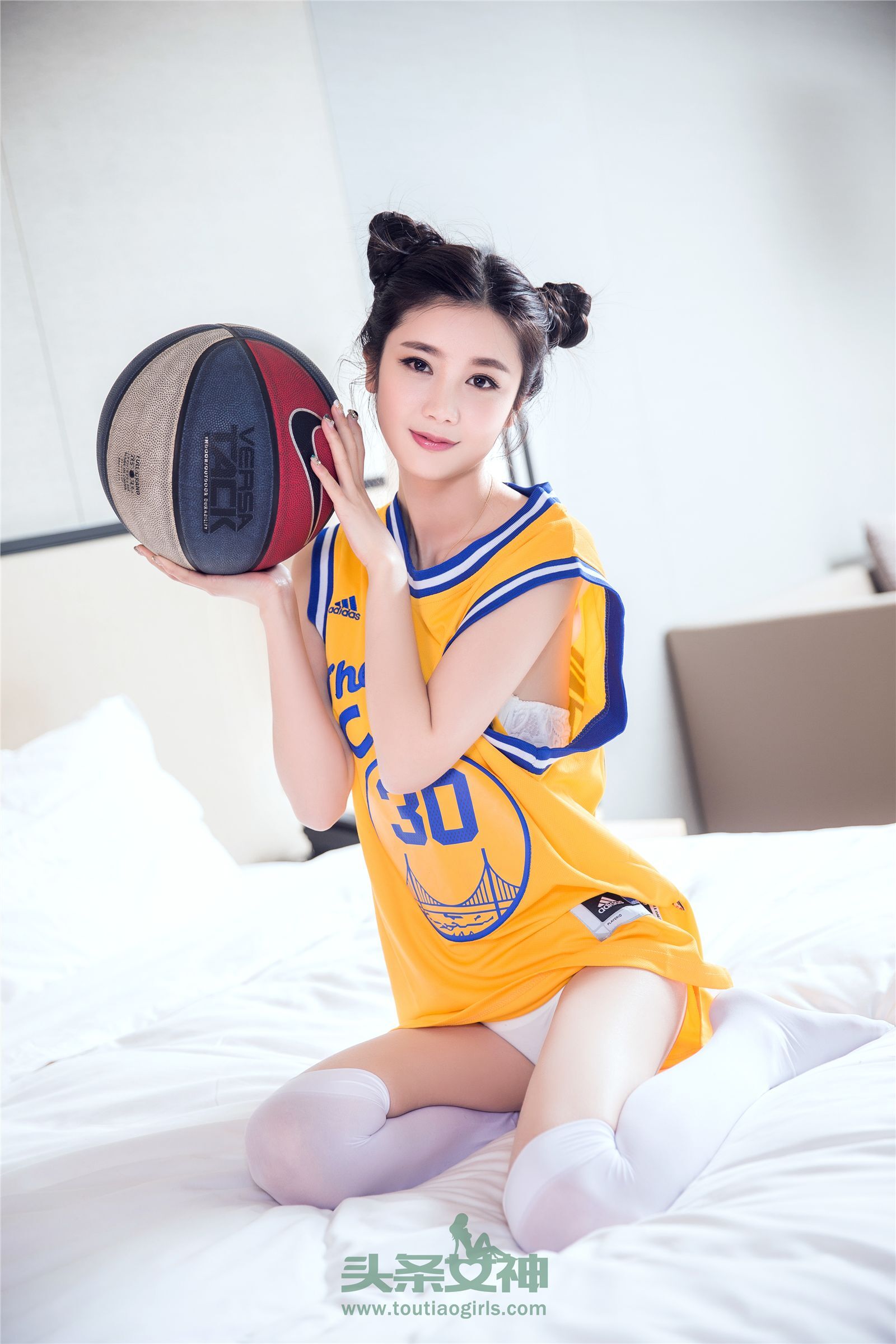 [TouTiao]头条女神 2017-04-15 苏凉 萌神库司令