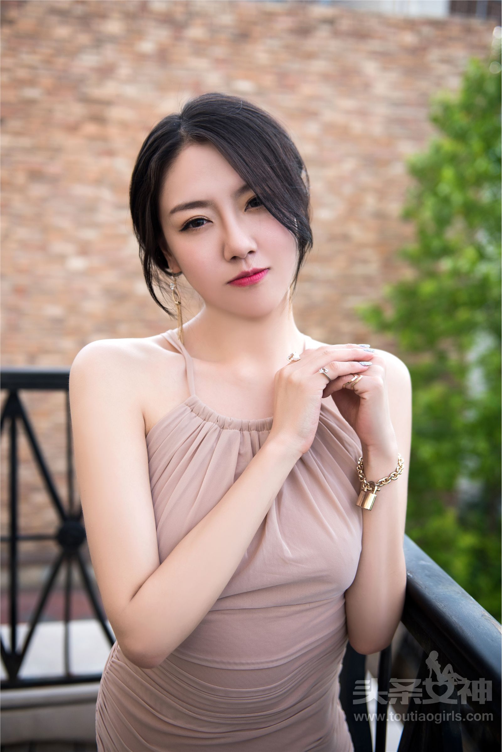 [TouTiao头条女神] 2017.07.03 丹丹爱在深秋