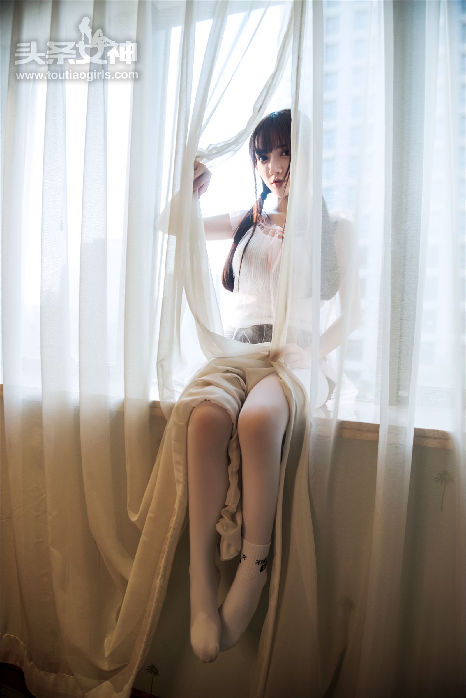 [Toutiaogirls头条女神]2017-08-11 白袜子人间物语 小如镜