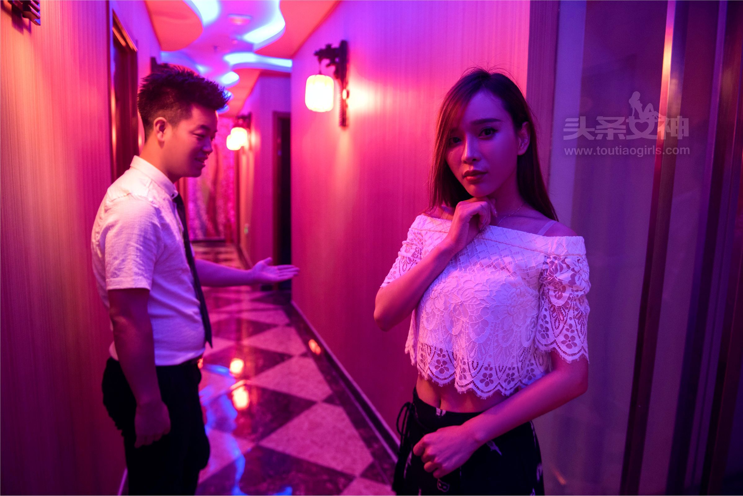 [TouTiao头条女神]2017.08.30 艾小青