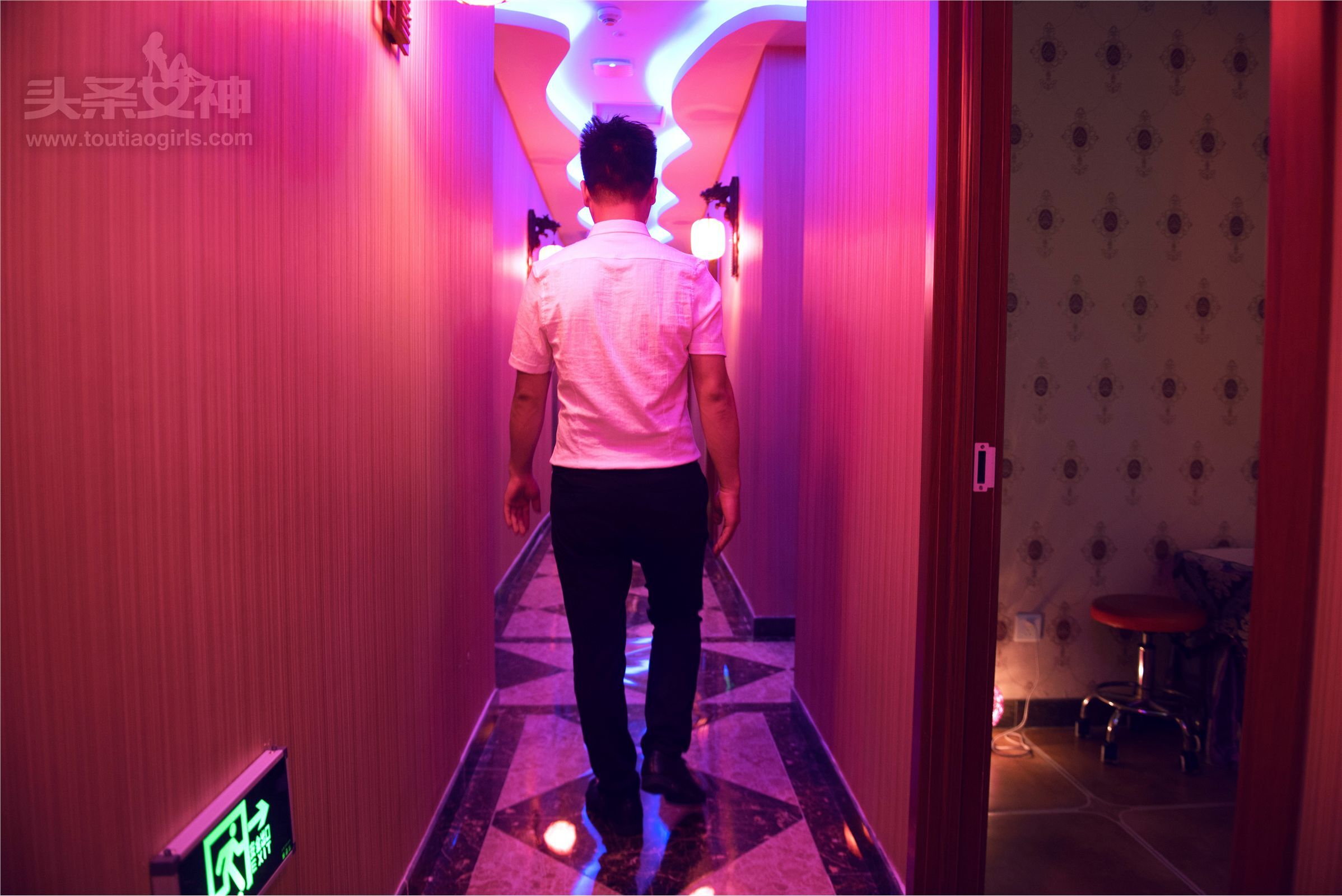 [TouTiao头条女神]2017.08.30 艾小青