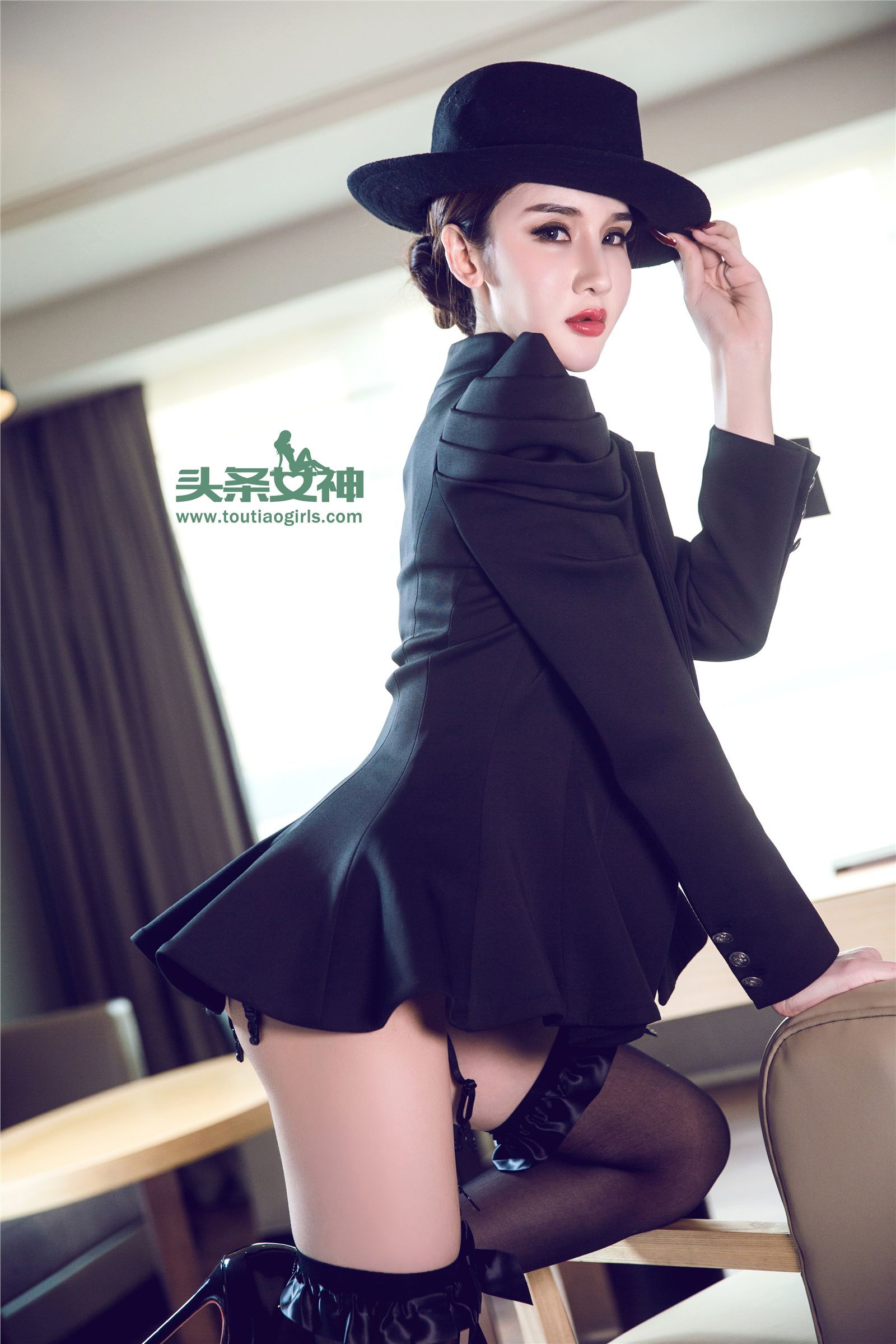 [TouTiao头条女神] 2017.04.13 No.251 瓦娅爵士冷妹