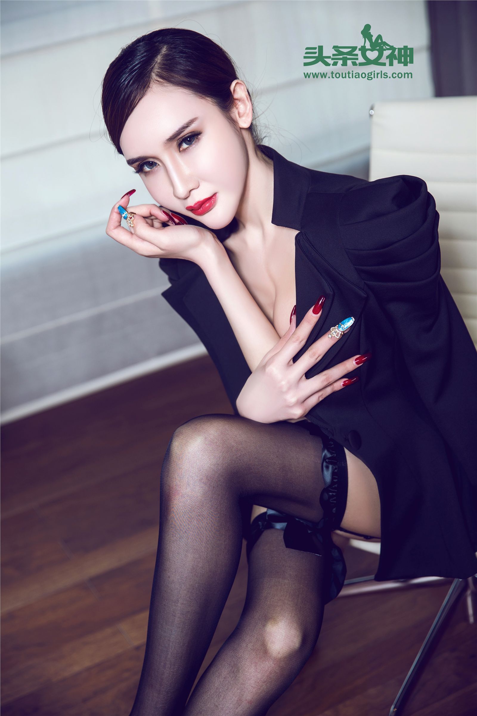 [TouTiao头条女神] 2017.04.13 No.251 瓦娅爵士冷妹