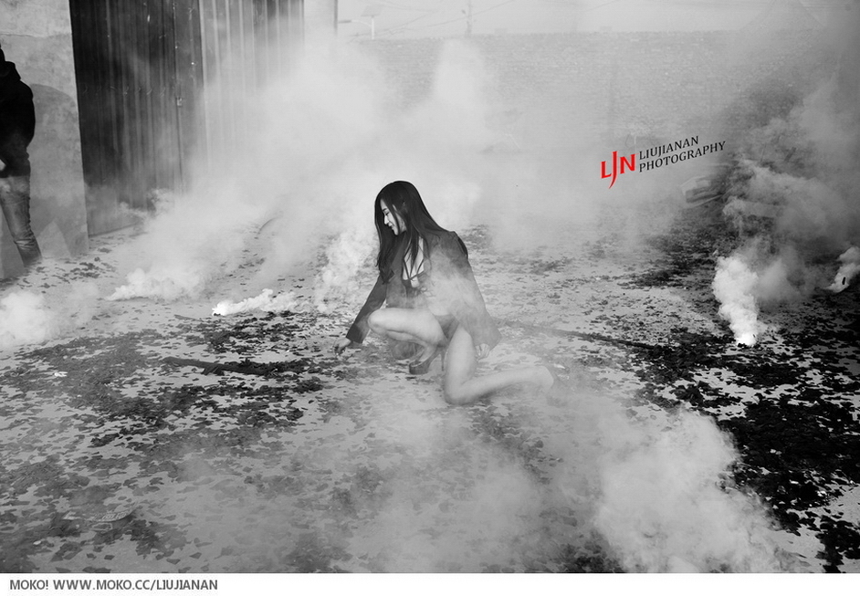 TuiGirl推女郎冯雨芝主演，美空2015贺岁大尺度写真 - 《致敬春节，你好过往