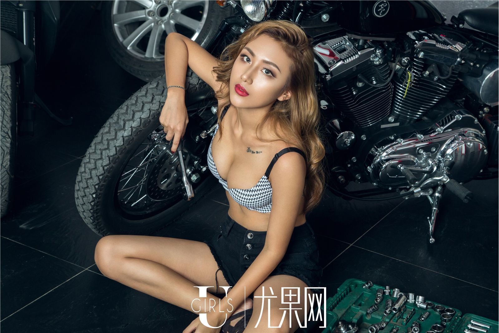 [Ugirls尤果网]2017.01.04 T021 三周年