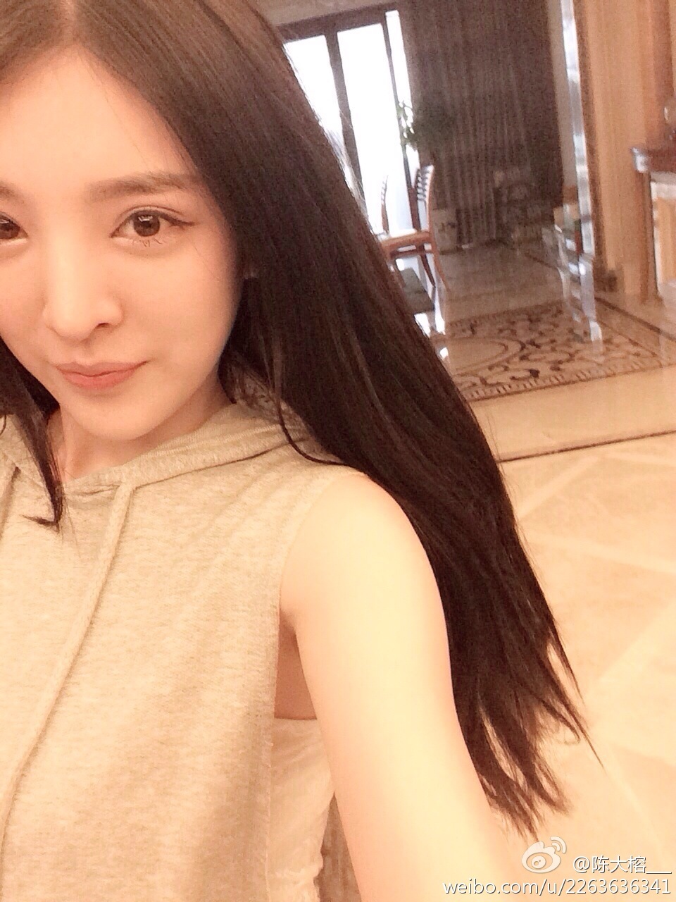 秀人网模特美女神陈大榕生活微博自拍写真