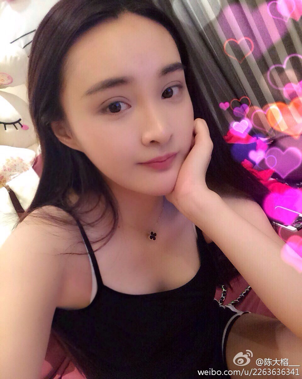 秀人网模特美女神陈大榕生活微博自拍写真