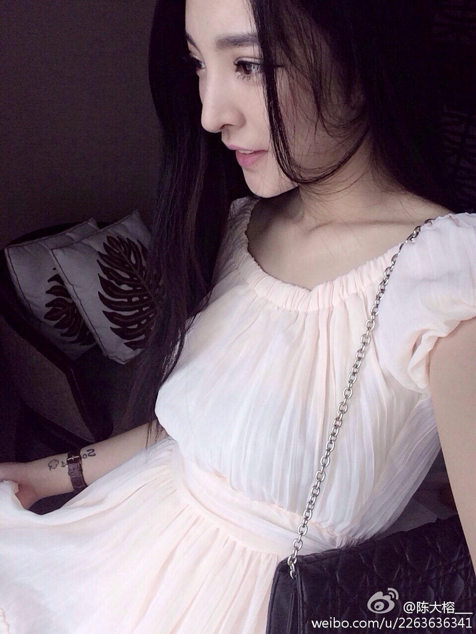 秀人网模特美女神陈大榕生活微博自拍写真