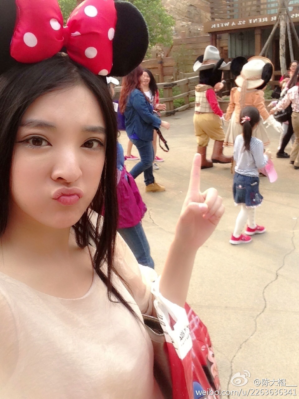 秀人网模特美女神陈大榕生活微博自拍写真