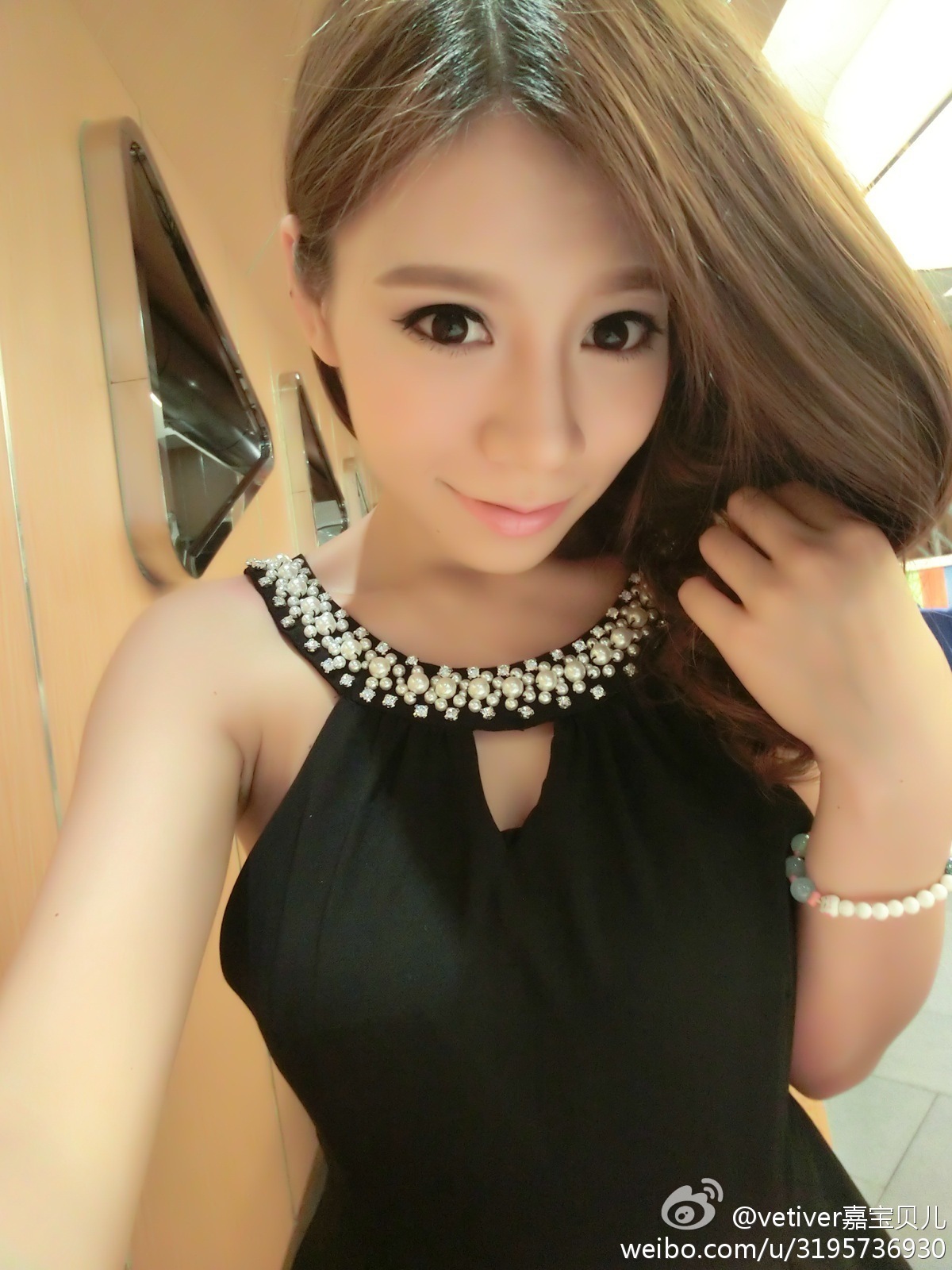 XIUREN美媛館嫩模 - vetiver嘉宝贝儿自拍大合集