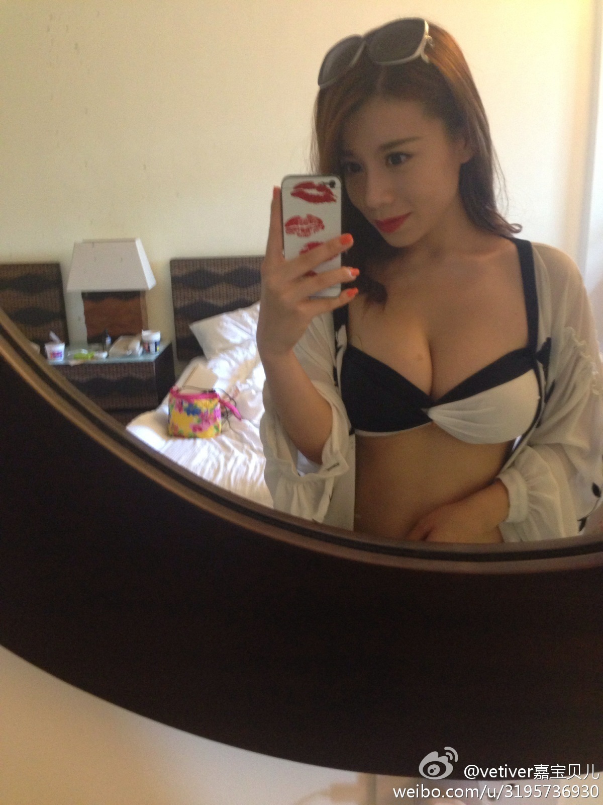 XIUREN美媛館嫩模 - vetiver嘉宝贝儿自拍大合集