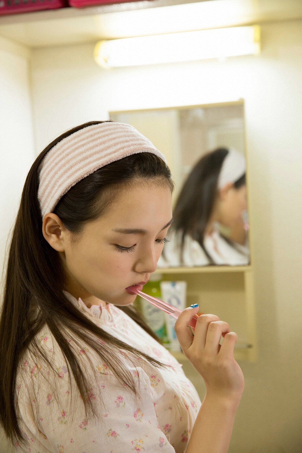 [YS-Web] Vol.629 Ai Shinozaki 篠崎愛 In The Room