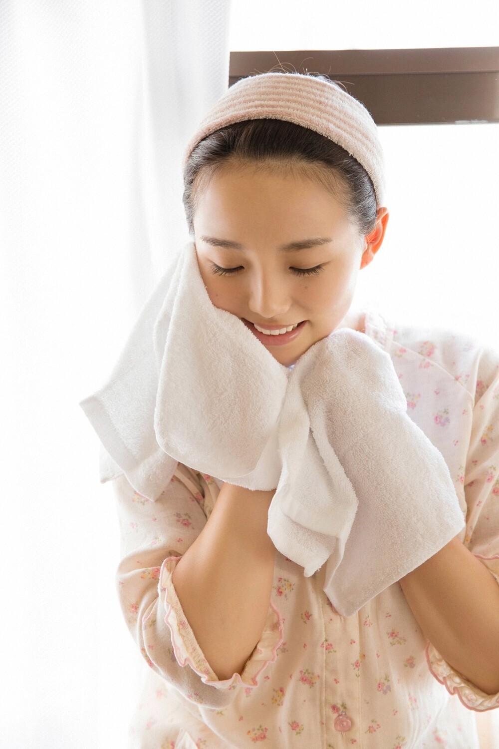 [YS-Web] Vol.629 Ai Shinozaki 篠崎愛 In The Room