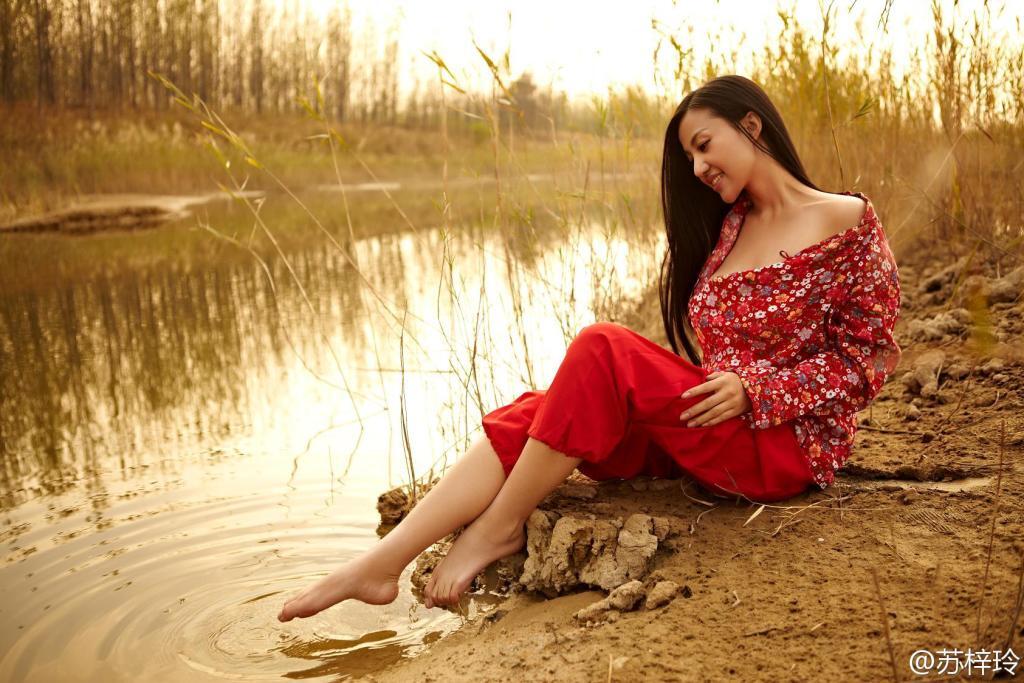 G奶女神苏梓玲写真集