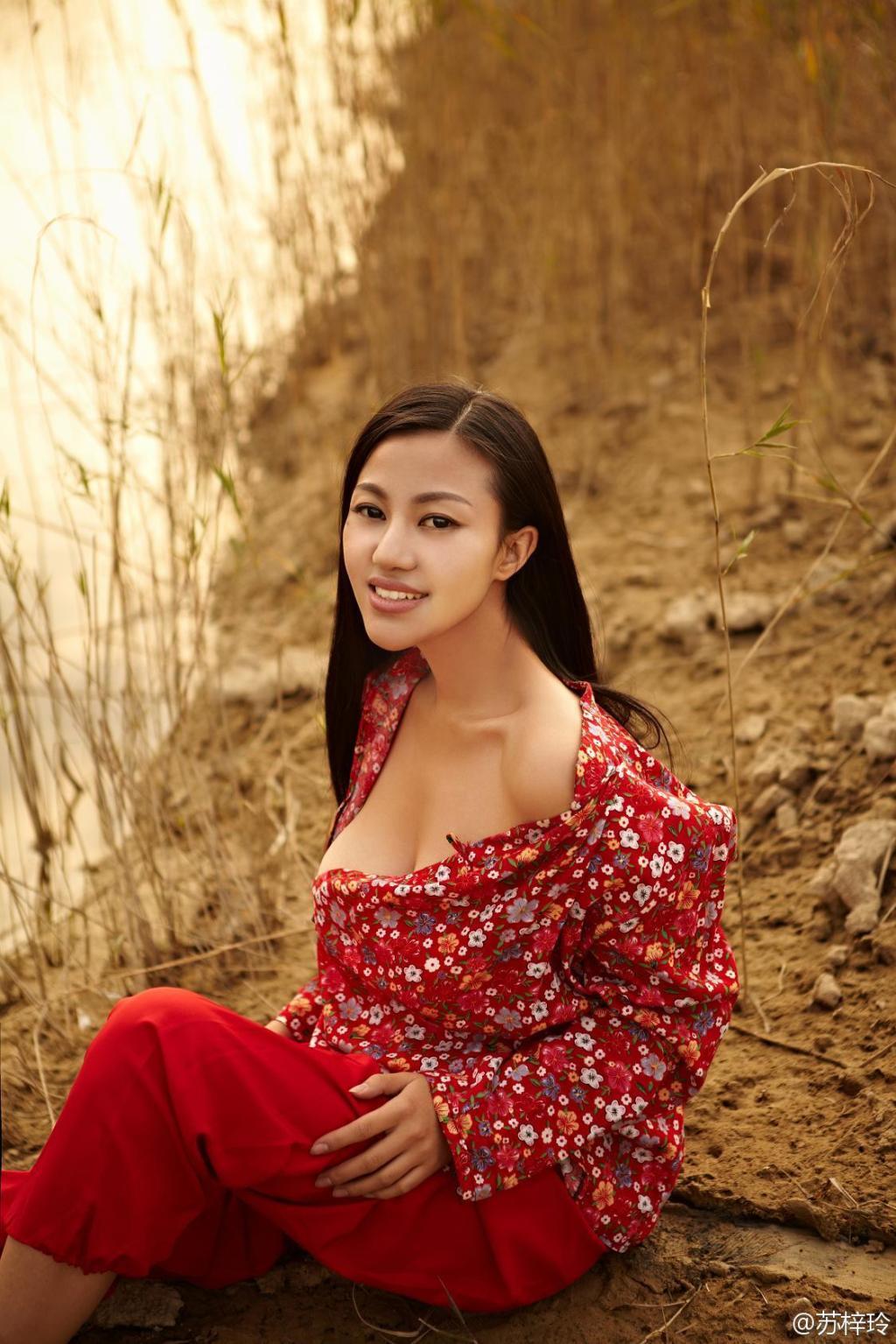 G奶女神苏梓玲写真集