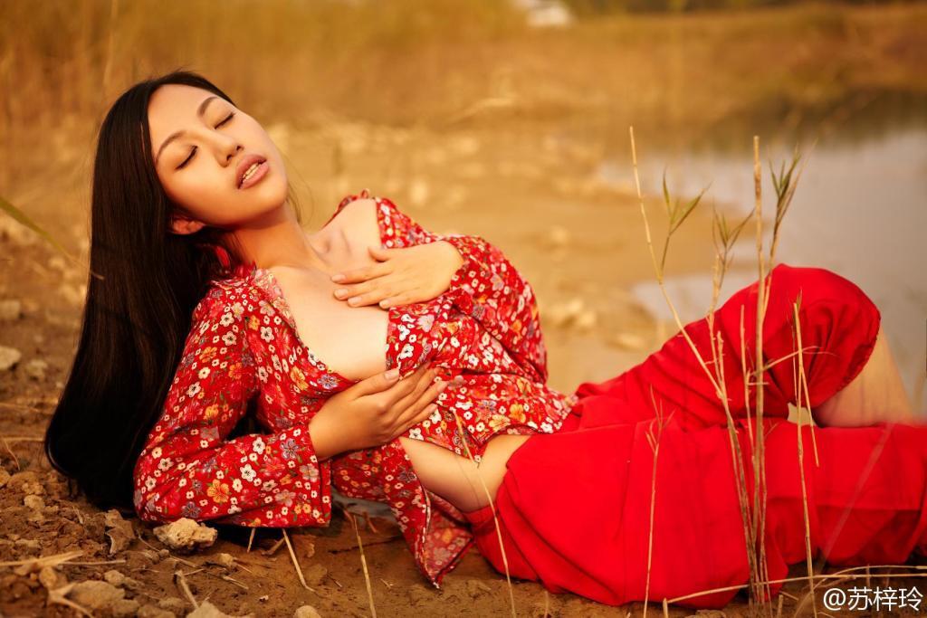 G奶女神苏梓玲写真集