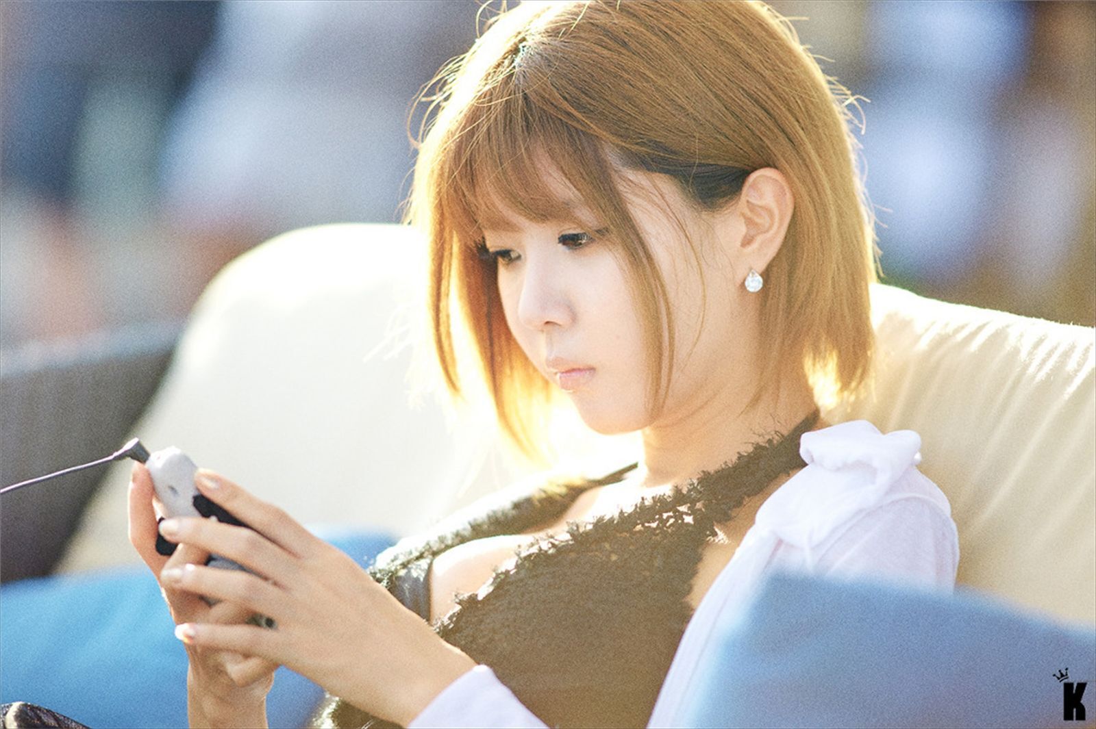 韩国超级车模许允美-红白条纹比尼外拍