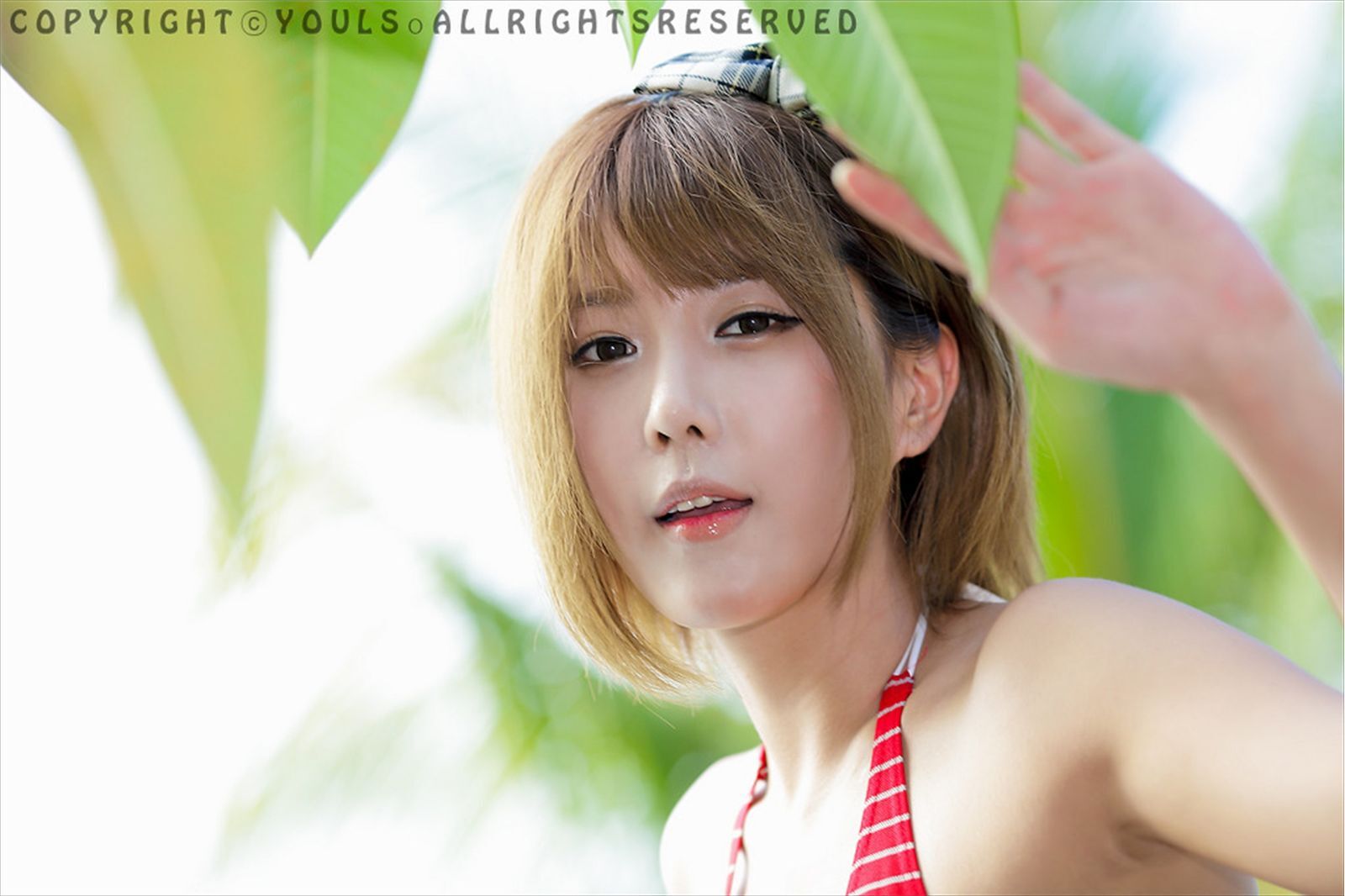 韩国超级车模许允美-红白条纹比尼外拍