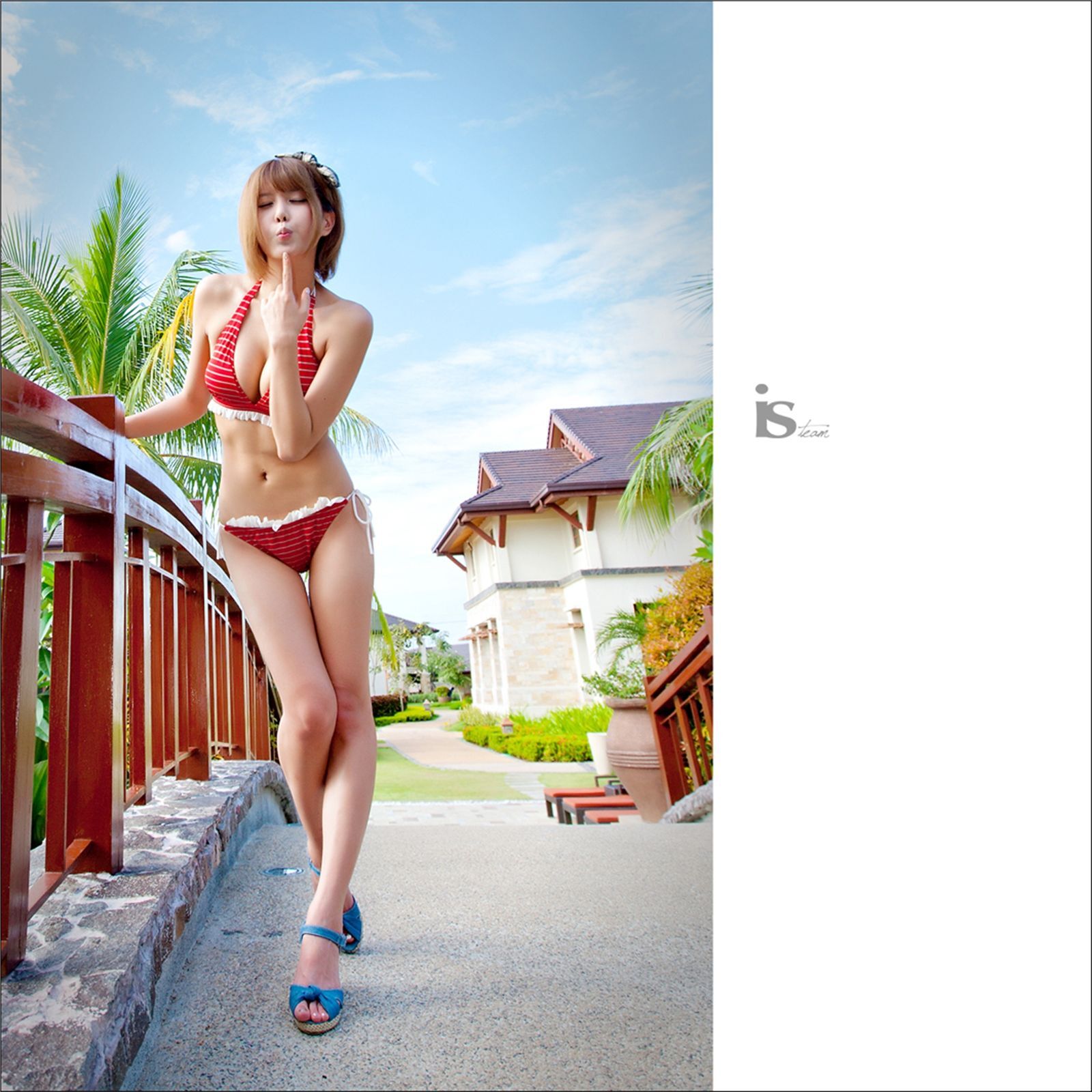 韩国超级车模许允美-红白条纹比尼外拍