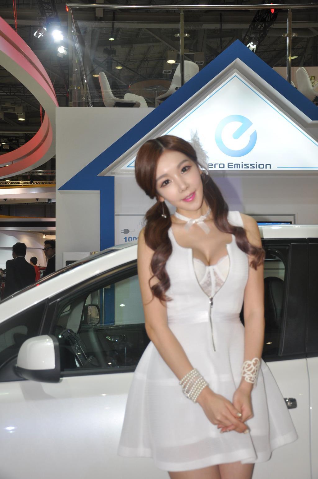 韩国车模李真英车展摄影写真