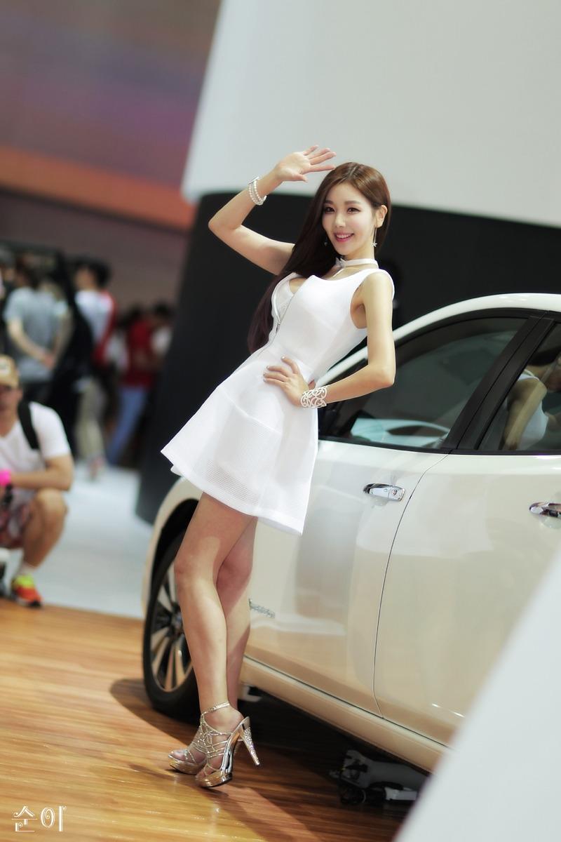 韩国车模李真英车展摄影写真