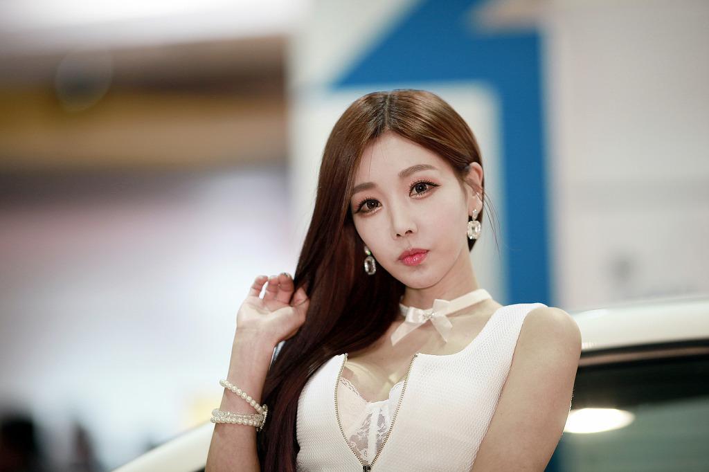 韩国车模李真英车展摄影写真