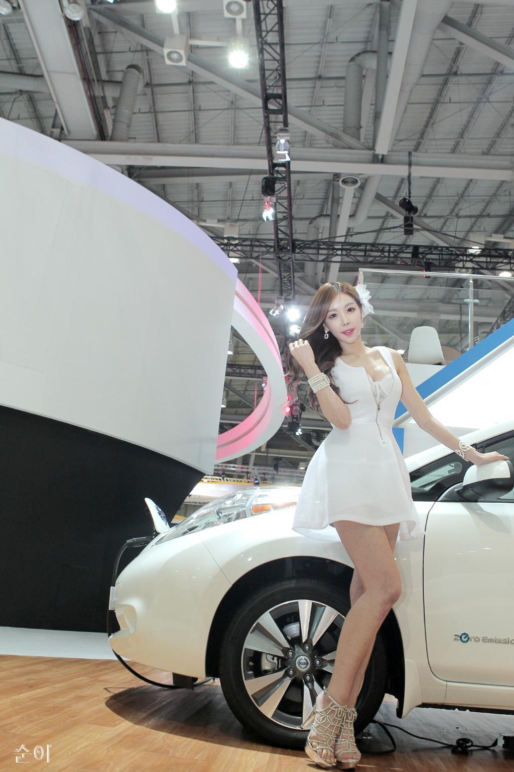 韩国车模李真英车展摄影写真