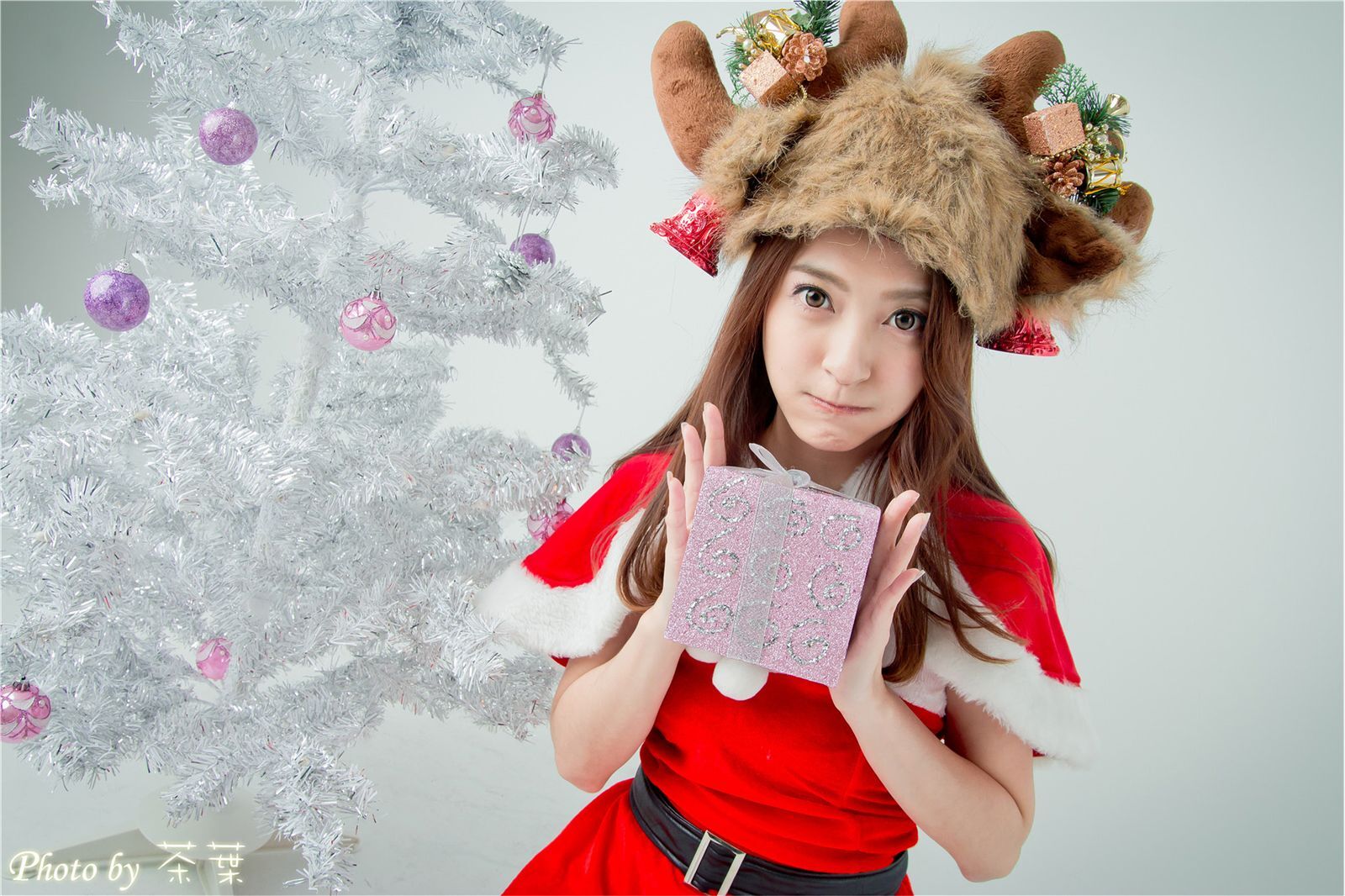 极品台湾正妹高材生李思娴卖萌圣诞装