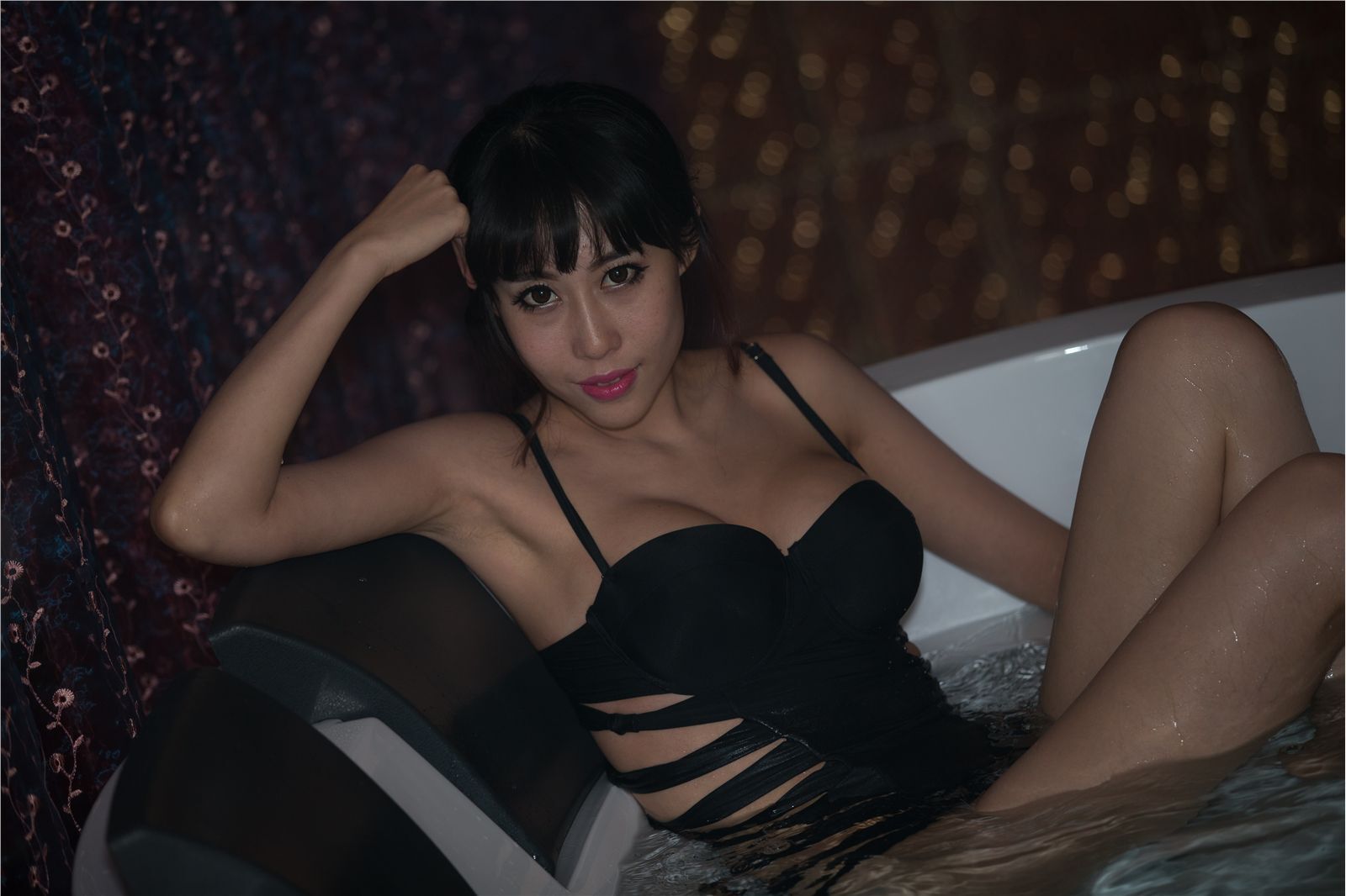 【名模秀】2015第5期 女邢译文私房大片