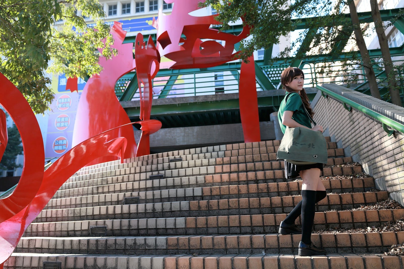 可爱清纯美女李思娴-北一女中制服外拍