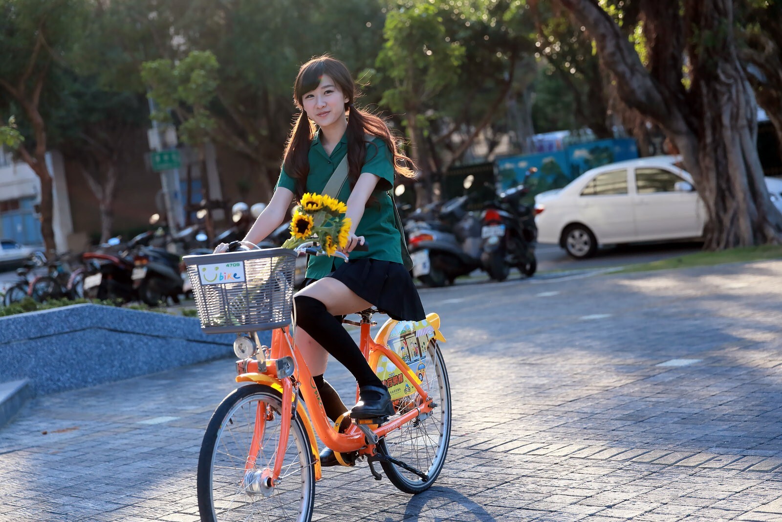 可爱清纯美女李思娴-北一女中制服外拍