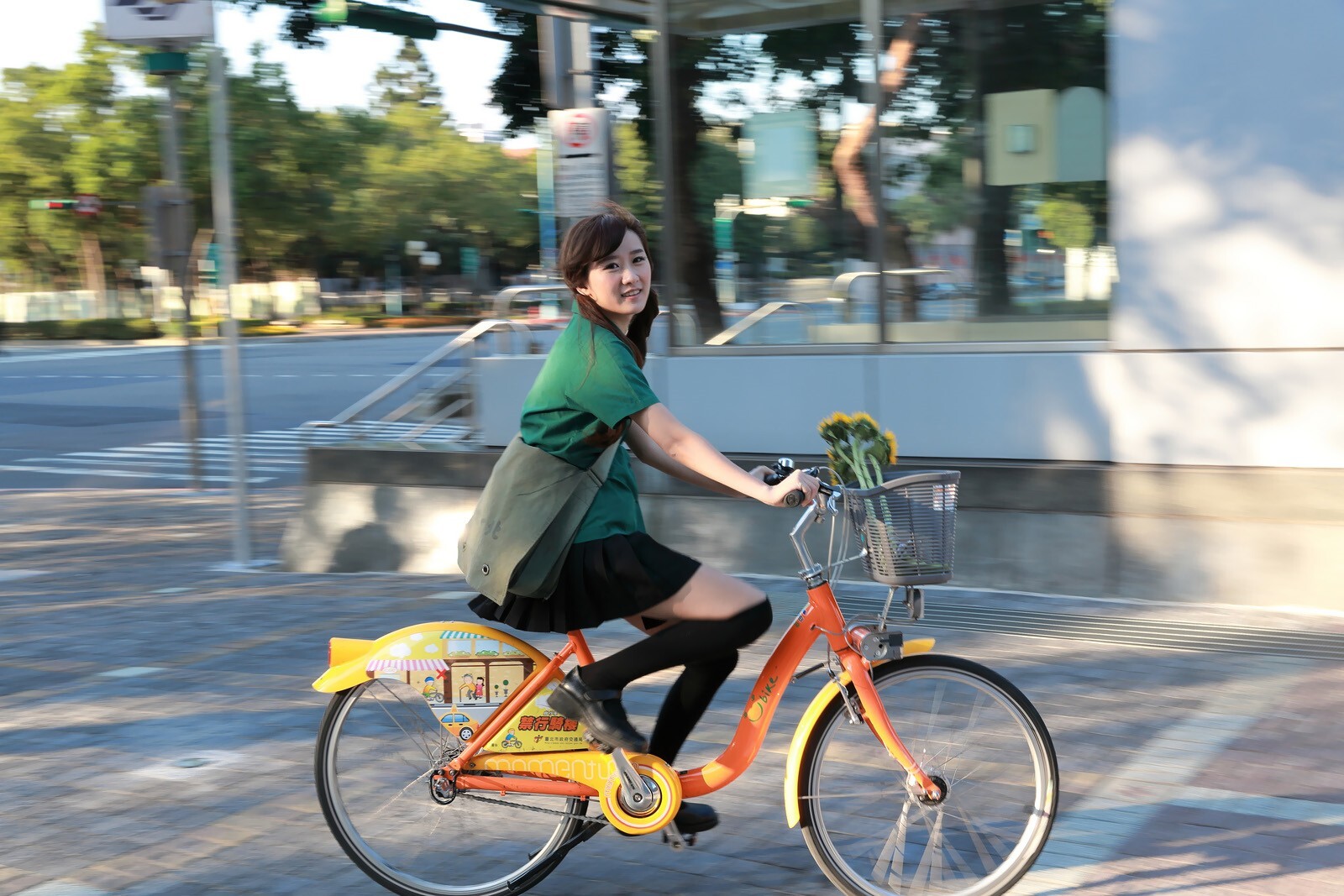 可爱清纯美女李思娴-北一女中制服外拍