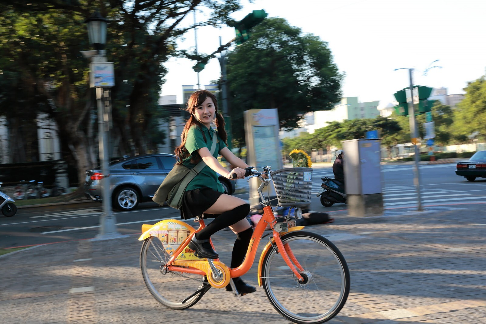 可爱清纯美女李思娴-北一女中制服外拍