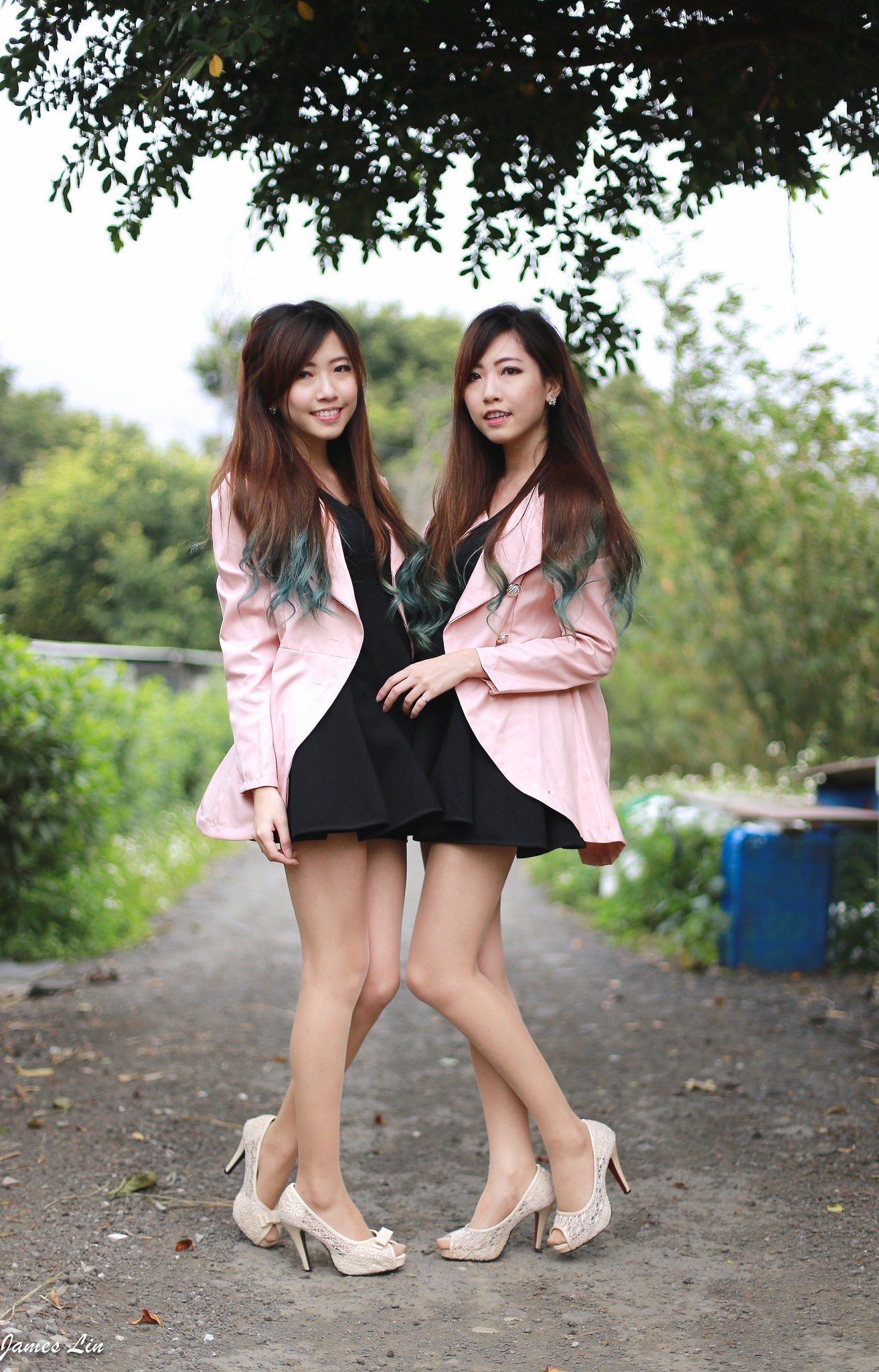 清纯美女双生花外拍