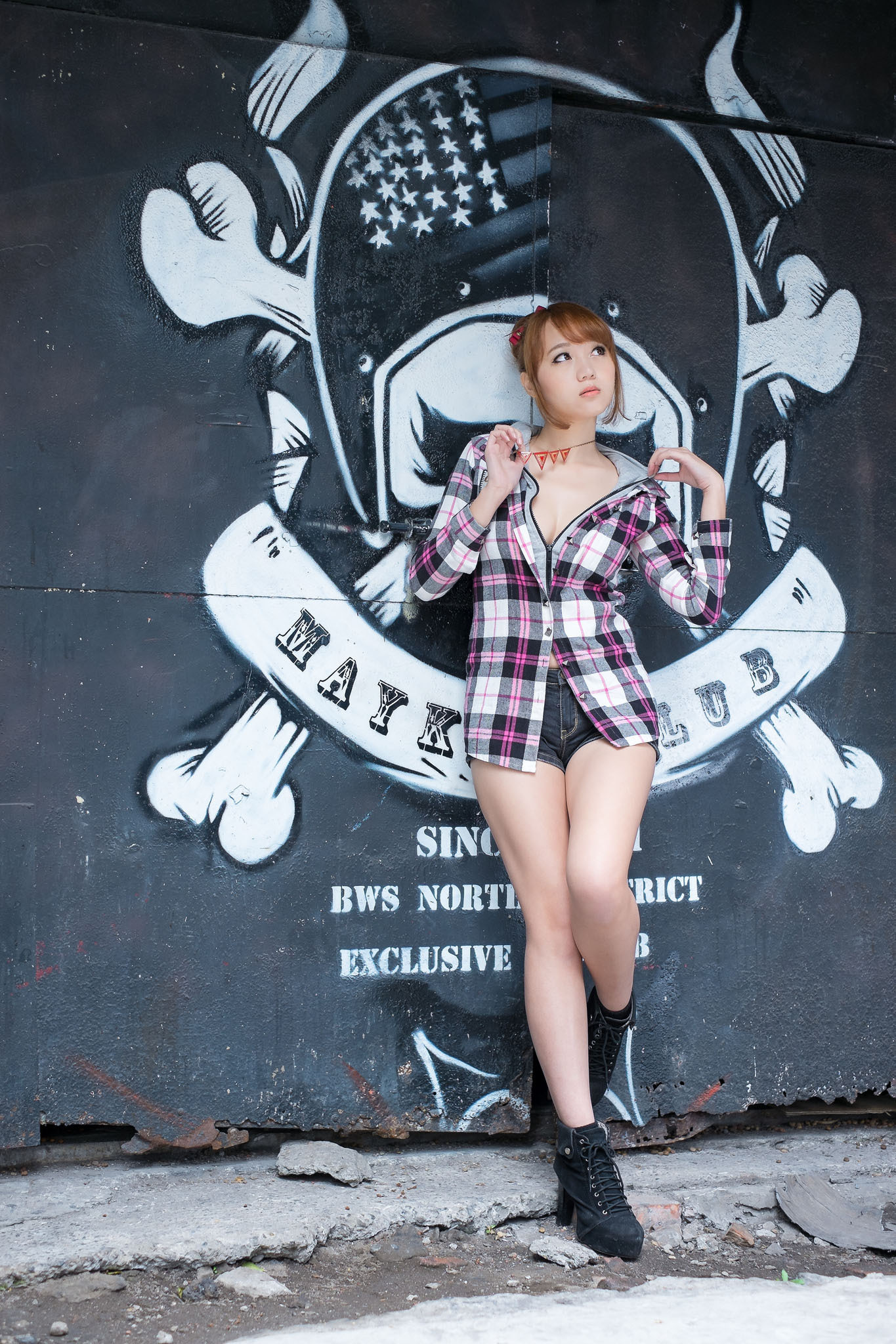 台湾性感美女黄镫娴信义外拍