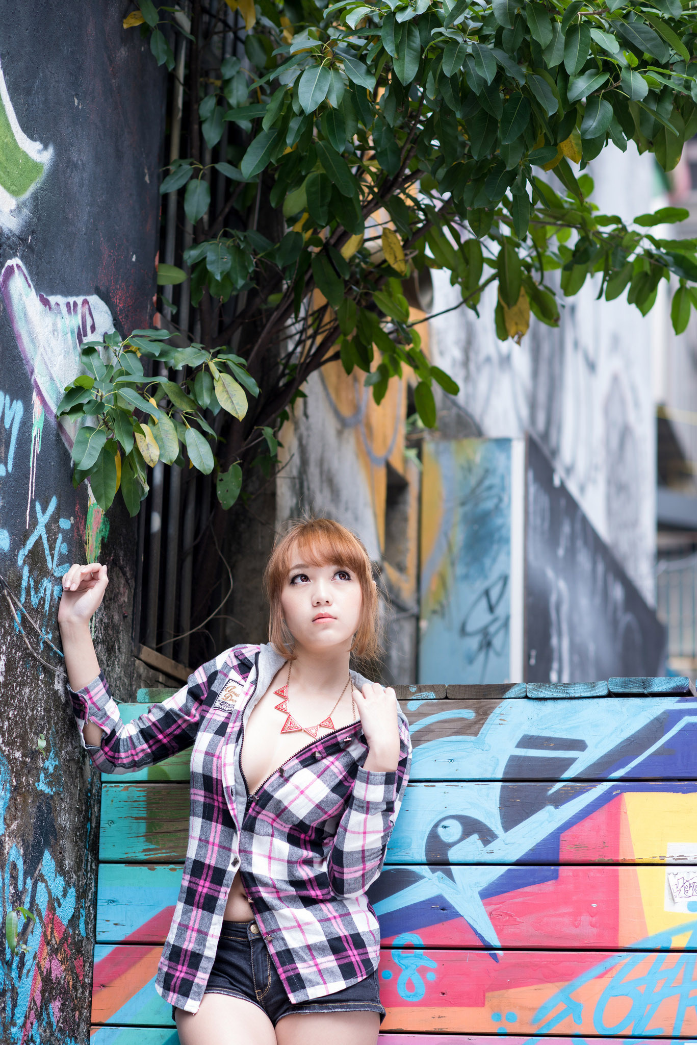 台湾性感美女黄镫娴信义外拍