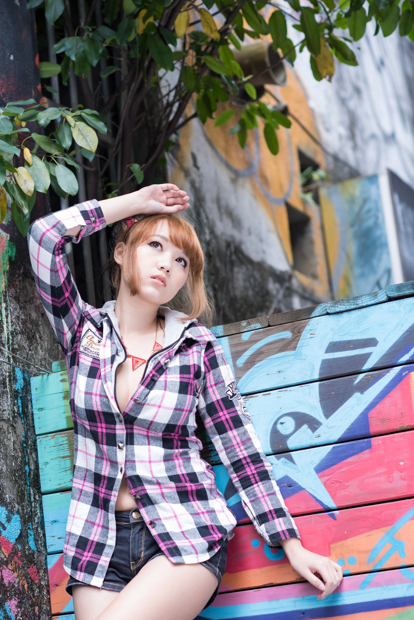 台湾性感美女黄镫娴信义外拍