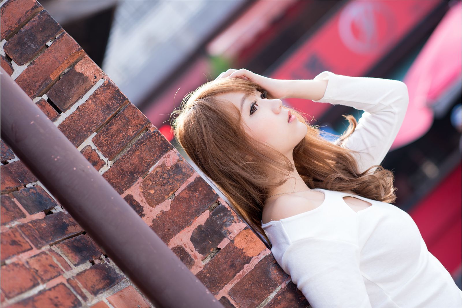 台湾性感美女黄镫娴信义外拍