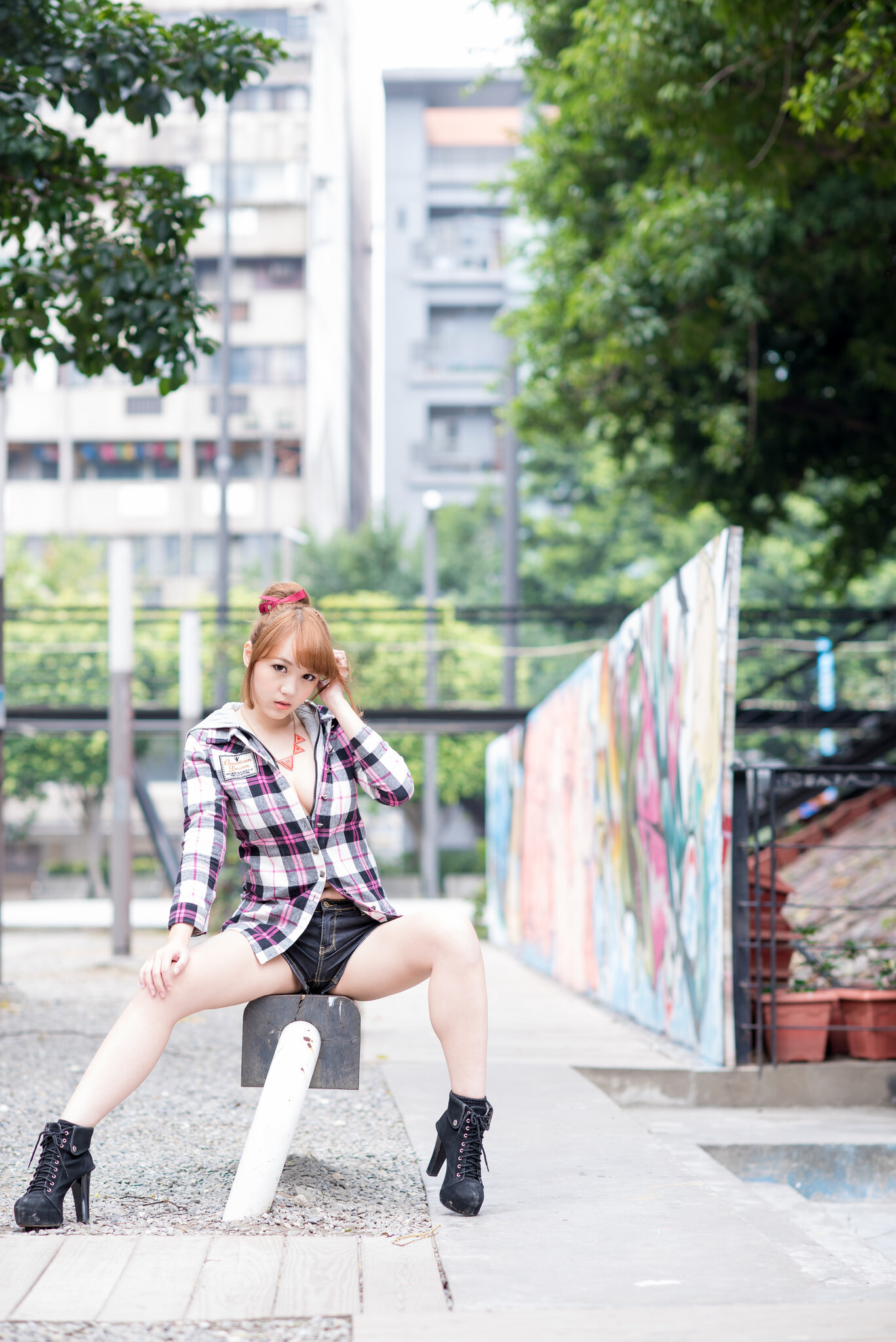 台湾性感美女黄镫娴信义外拍