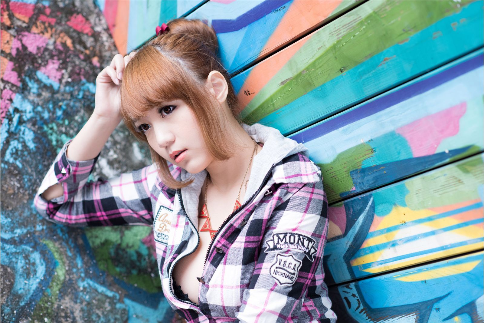 台湾性感美女黄镫娴信义外拍