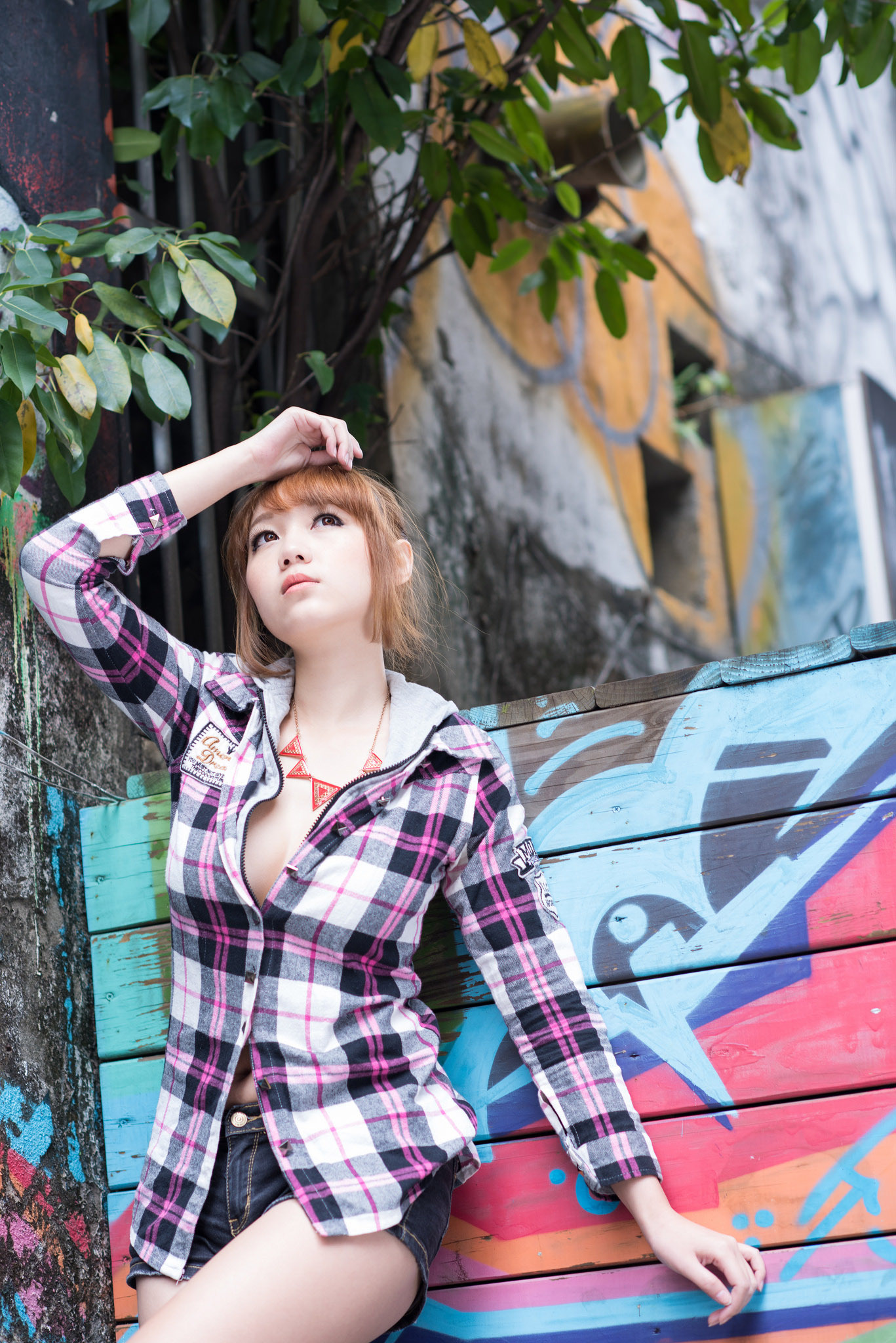 台湾性感美女黄镫娴信义外拍