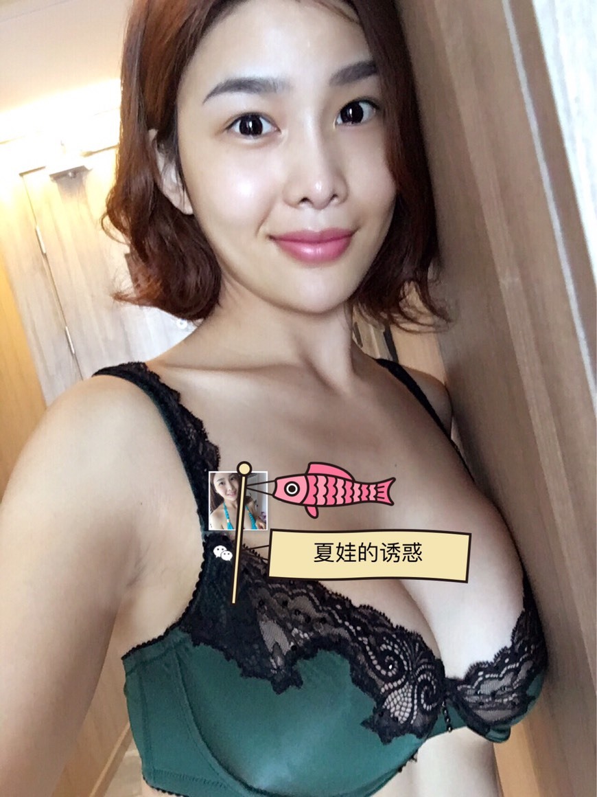 网络红人闫盼盼6月最新套图+私拍视频一部