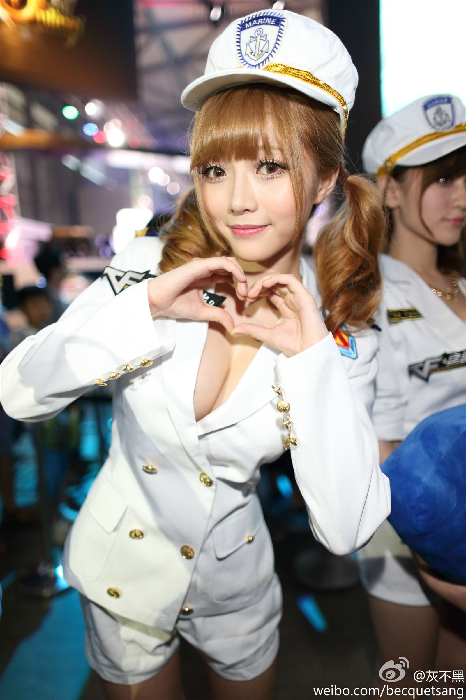 CJ2013腾讯游戏萌妹子孙亦文海军装