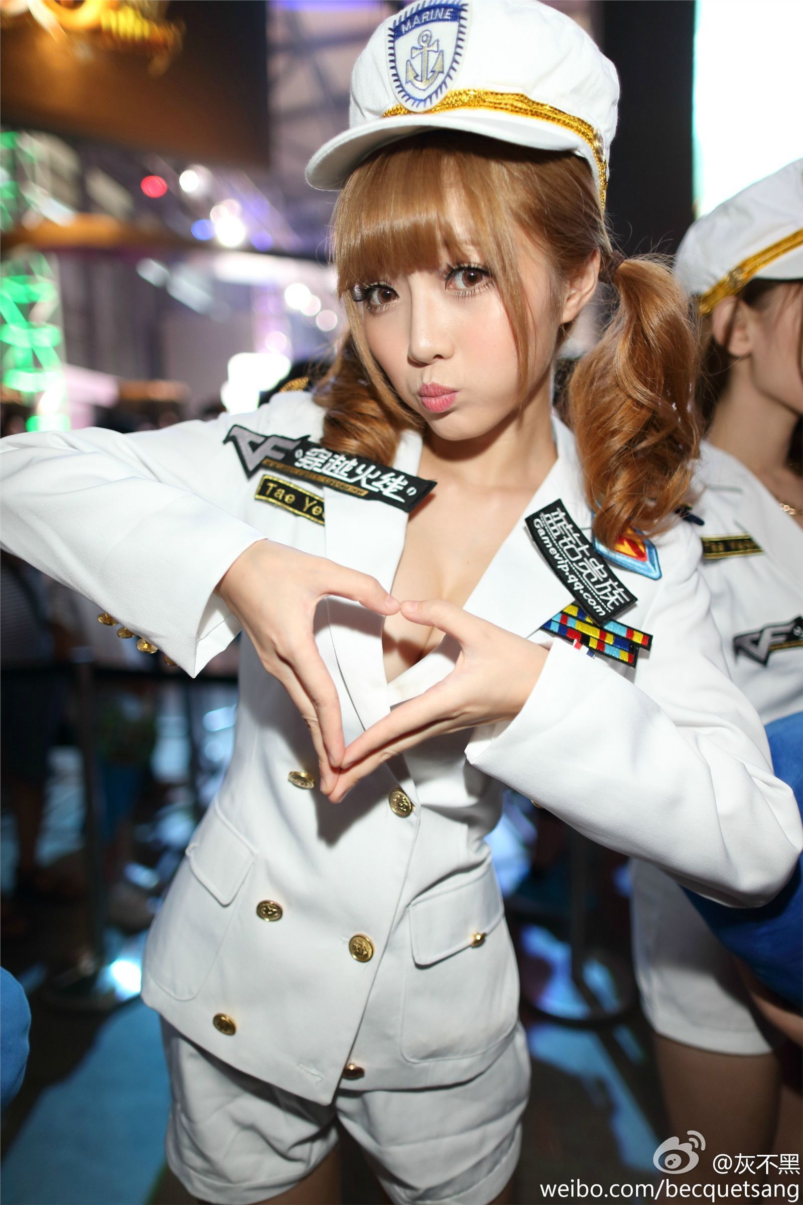 CJ2013腾讯游戏萌妹子孙亦文海军装