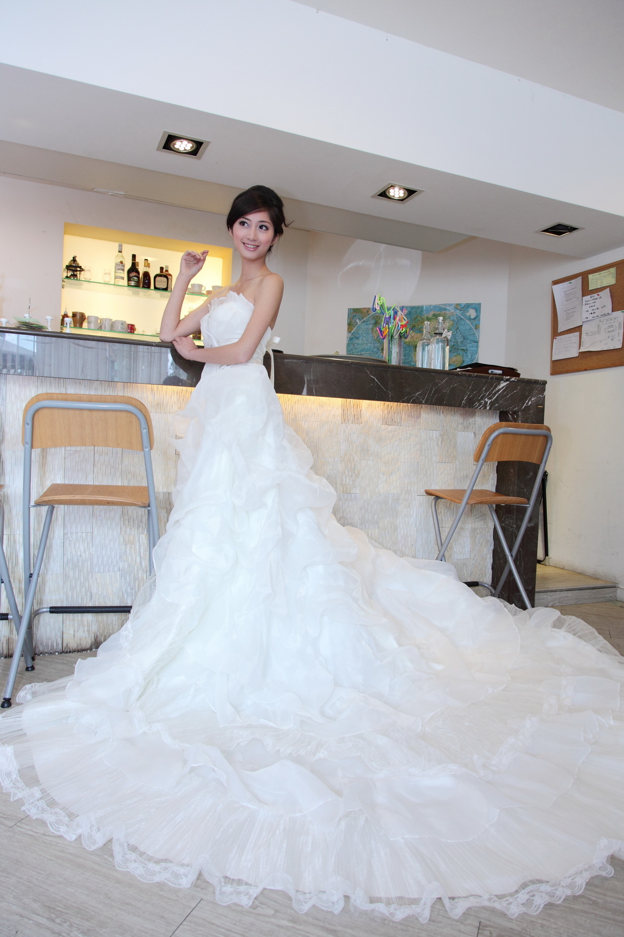 台湾清纯女神Emily 清新外拍写真合集