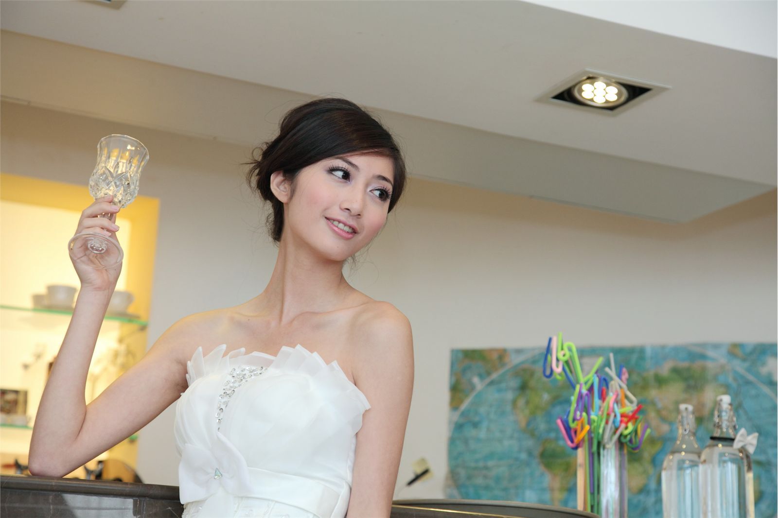 台湾清纯女神Emily 清新外拍写真合集