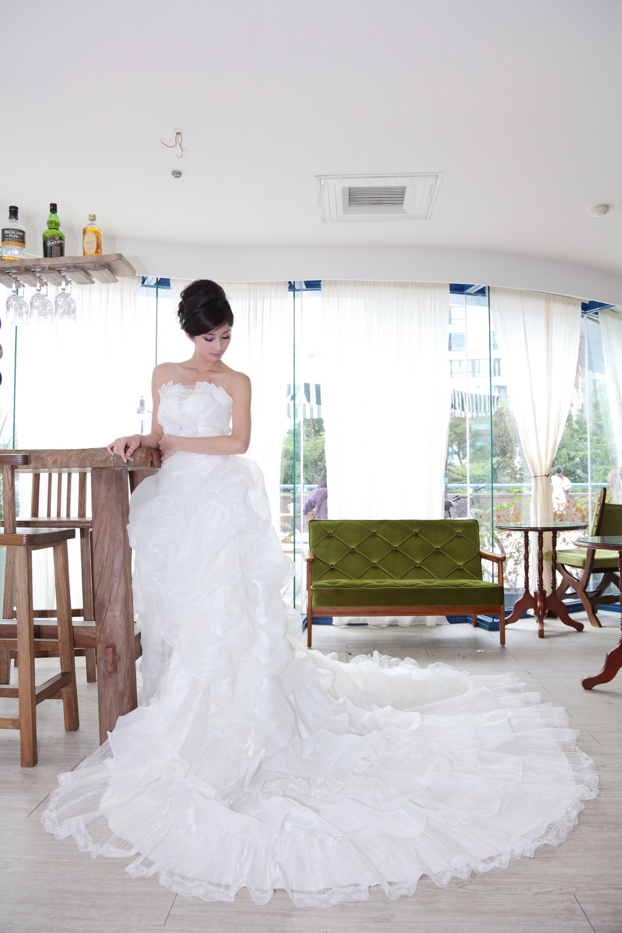 台湾清纯女神Emily 清新外拍写真合集