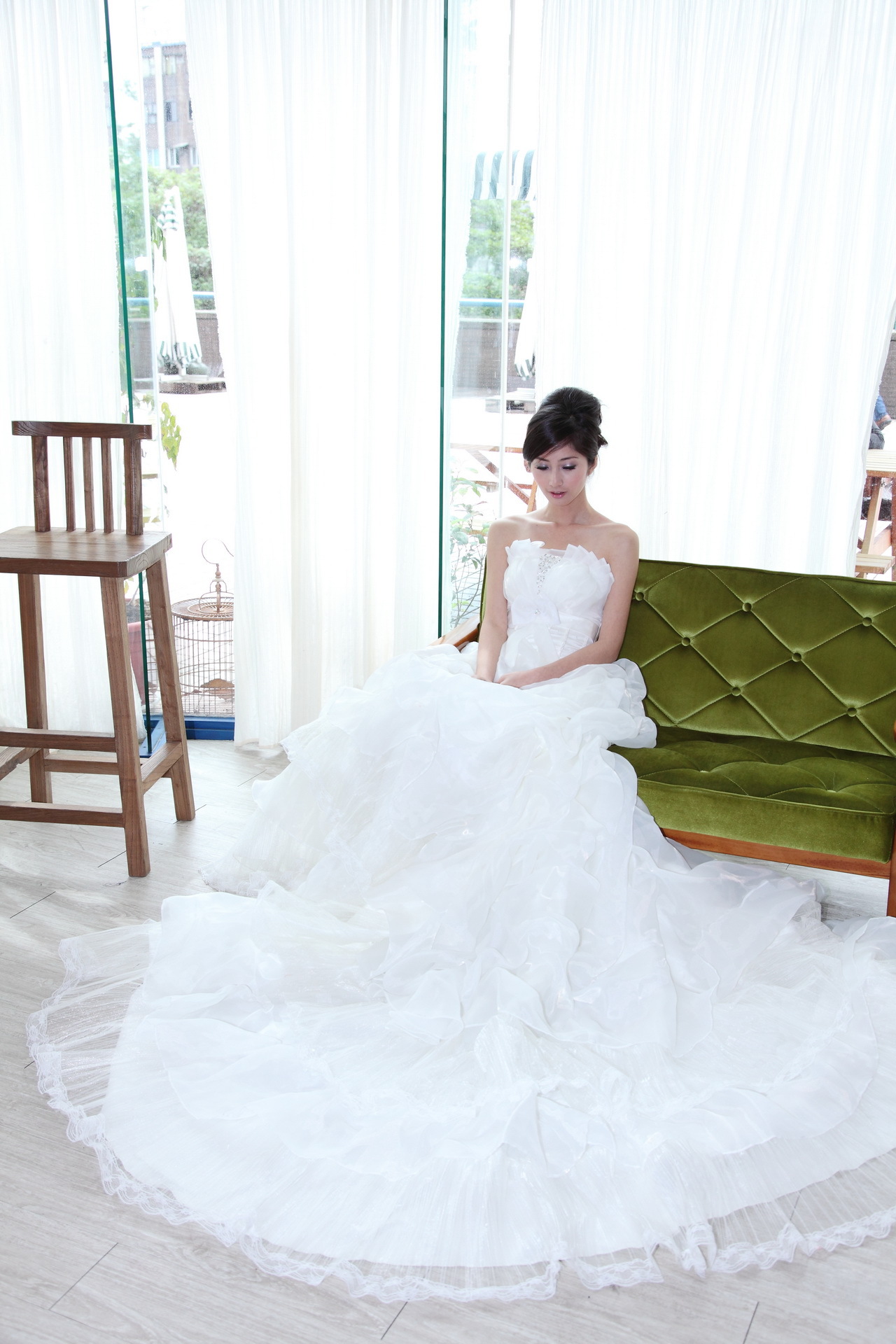 台湾清纯女神Emily 清新外拍写真合集