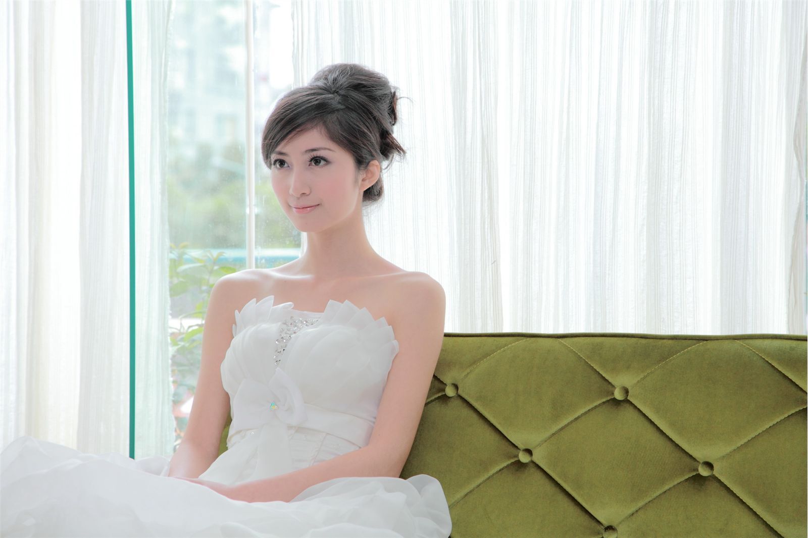 台湾清纯女神Emily 清新外拍写真合集